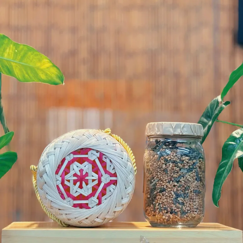 Set Quà Gạo Lứt Chè Xanh Hộp Tre, Hương Vị Thanh Mát, 320Gr, Thành Phần Tự Nhiên, Tốt Cho Sức Khỏe, Đặc Sản Việt Nam, Hộp Quà Việt Nam Đẹp Mắt