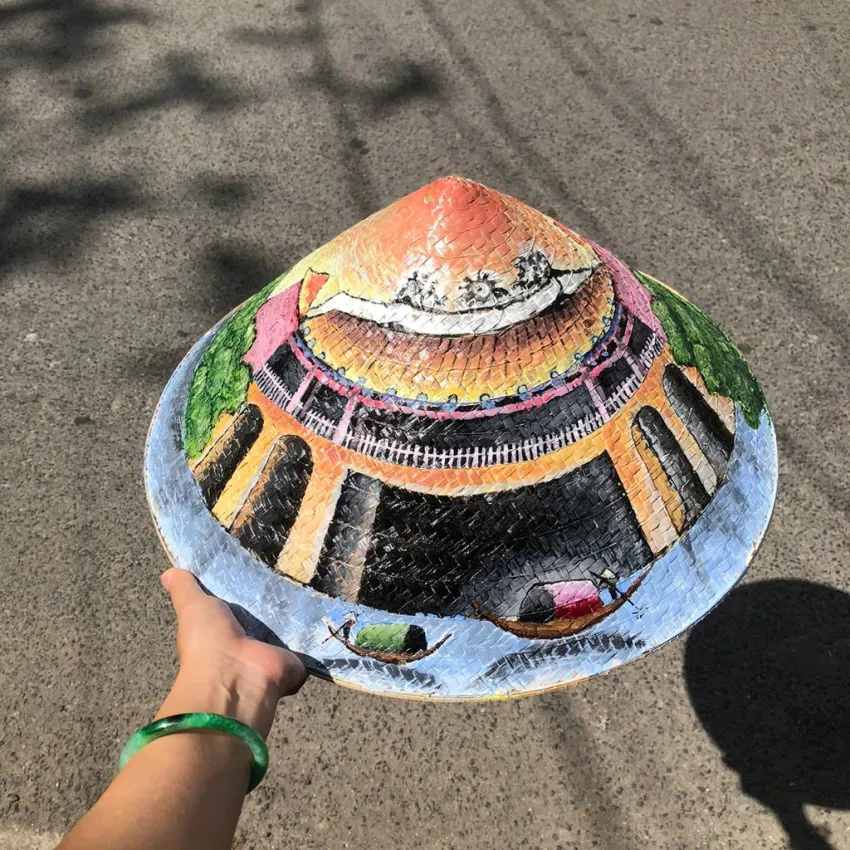 Nón Lá Cỏ Bàng Vẽ Địa Danh Việt Nam, Chuyến Du Hành Bản Sắc, Nón Lá Thủ Công Tặng Kèm Quai Vải, Cỏ Chắc Chắn, Quà Lưu Niệm Việt Nam, Quà Thủ Công