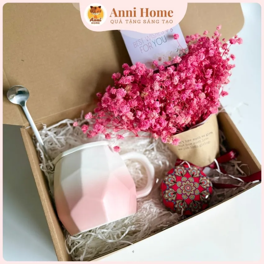 Hộp Quà Sweet (Cốc Sứ, Nến Thơm & Hoa Khô), Hộp Quà 20/10 Tinh Tế, Quà Tặng Ngày Phụ Nữ Kèm Thiệp & Túi, Quà Cho Nữ Tinh Tế, Quà Sinh Nhật Độc Đáo Hộp Quà Sweet (Cốc Sứ, Nến Thơm & Hoa Khô), Hộp Quà 20/10 Tinh Tế, Quà Tặng Ngày Phụ Nữ Kèm Thiệp & Túi, Quà Cho Nữ Tinh Tế, Quà Sinh Nhật Độc Đáo
