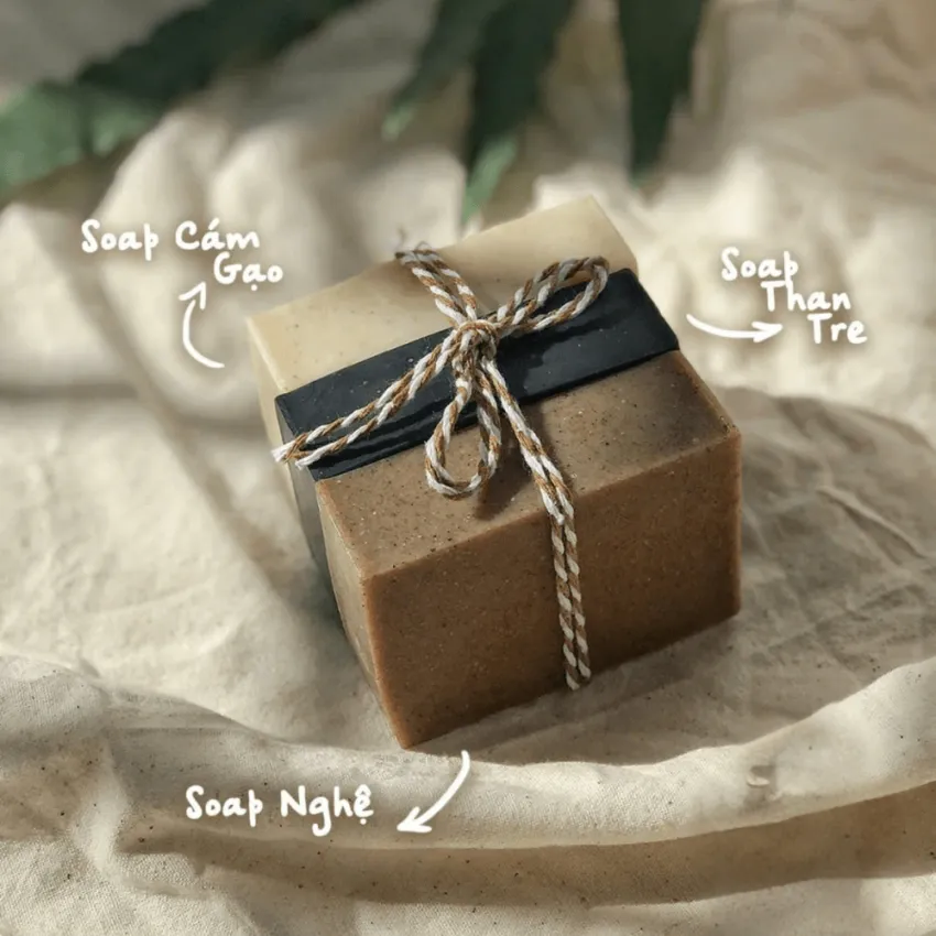 Combo 3 Bánh Xà Phòng Thủ Công Thảo Mộc Tự Nhiên, An Lành Từ Việt Nam, Xà Phòng Thảo Mộc, Nguyên Liệu Tự Nhiên, Quà Tặng Thủ Công, Quà Cho Nữ, Quà 20/10 Combo 3 Bánh Xà Phòng Thủ Công Thảo Mộc Tự Nhiên, An Lành Từ Việt Nam, Xà Phòng Thảo Mộc, Nguyên Liệu Tự Nhiên, Quà Tặng Thủ Công, Quà Cho Nữ, Quà 20/10