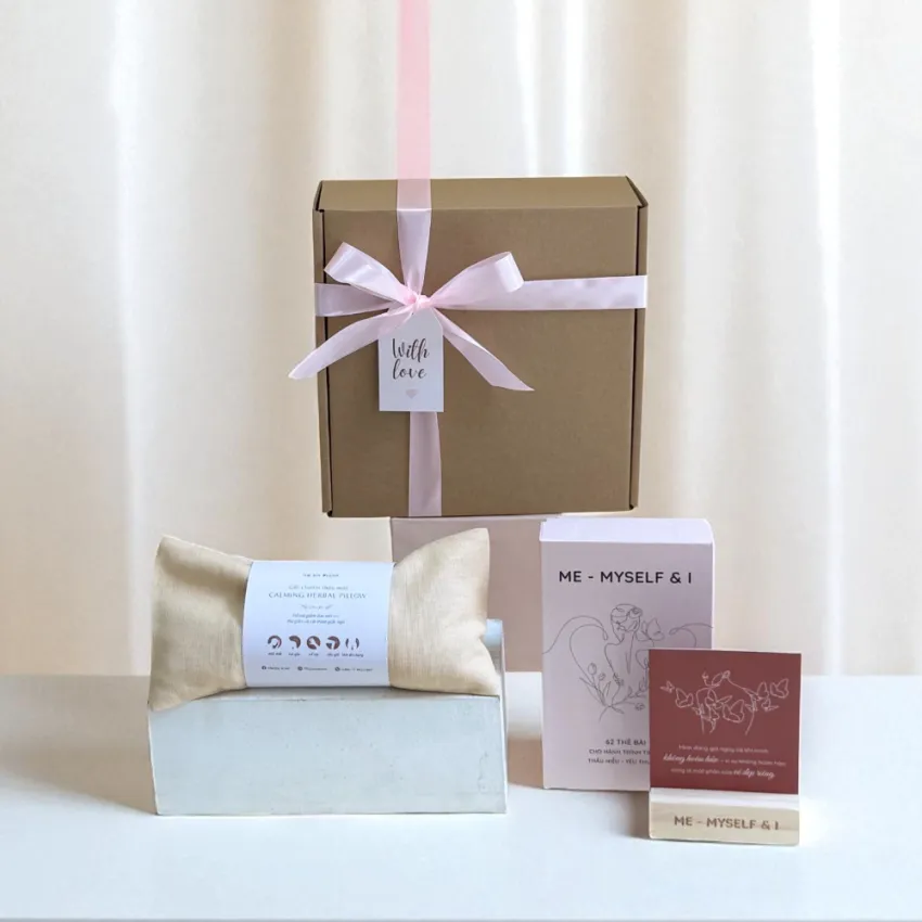 “Embrace Yourself” Women’s Day Gift Box, A Reminder To Love Herself, Self-Love Gift Set With Card Deck & Herbal Pillow, Women’s Day Gift For Her