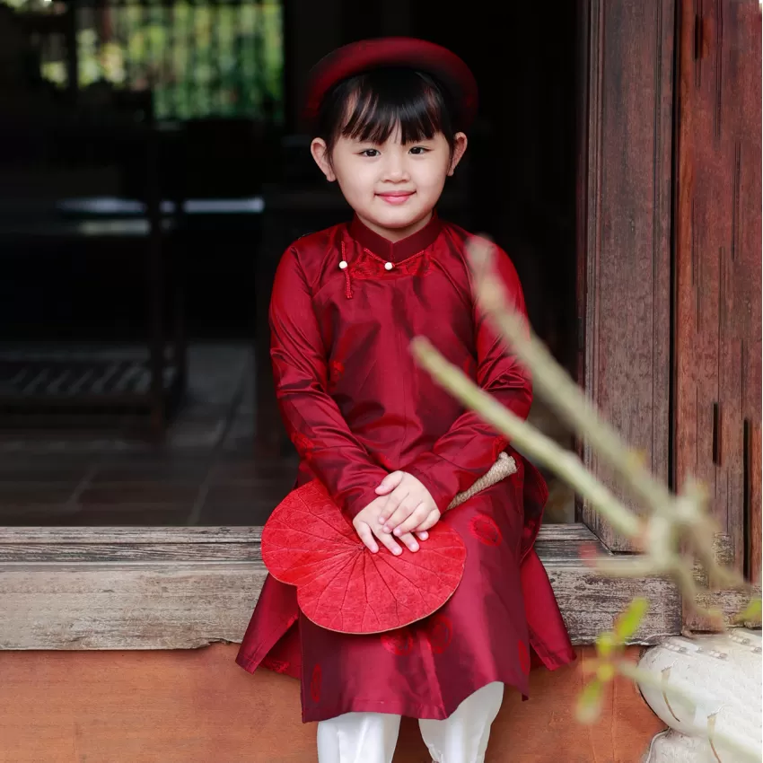 Quạt Lá Sen Dáng Ngang, Làm Từ Lá Sen Đồng Tháp Mười, Quạt Thủ Công, Mang Đậm Linh Hồn Việt, Hợp Phối Cùng Áo Dài, Quà Tặng Phái Đẹp