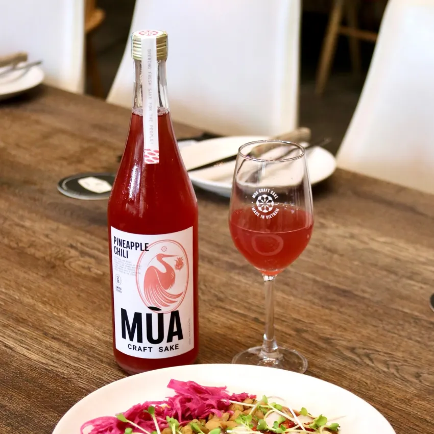 Mùa Craft Sake Pineapple Chili, Sake Vị Dứa Ớt Bùng Nổ, Sake Trái Cây Độc Đáo, Sake Việt Nam, Thức Uống Lên Men, Quà Tặng Tinh Tế, Quà Tặng Sang Trọng