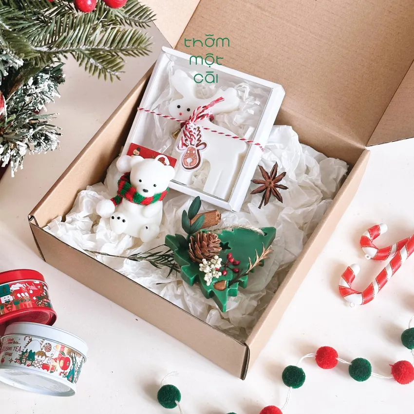 Cozy Christmas Gift Set (Scented Candle & Wax Sachet) - Thơm Một Cái | CHUS