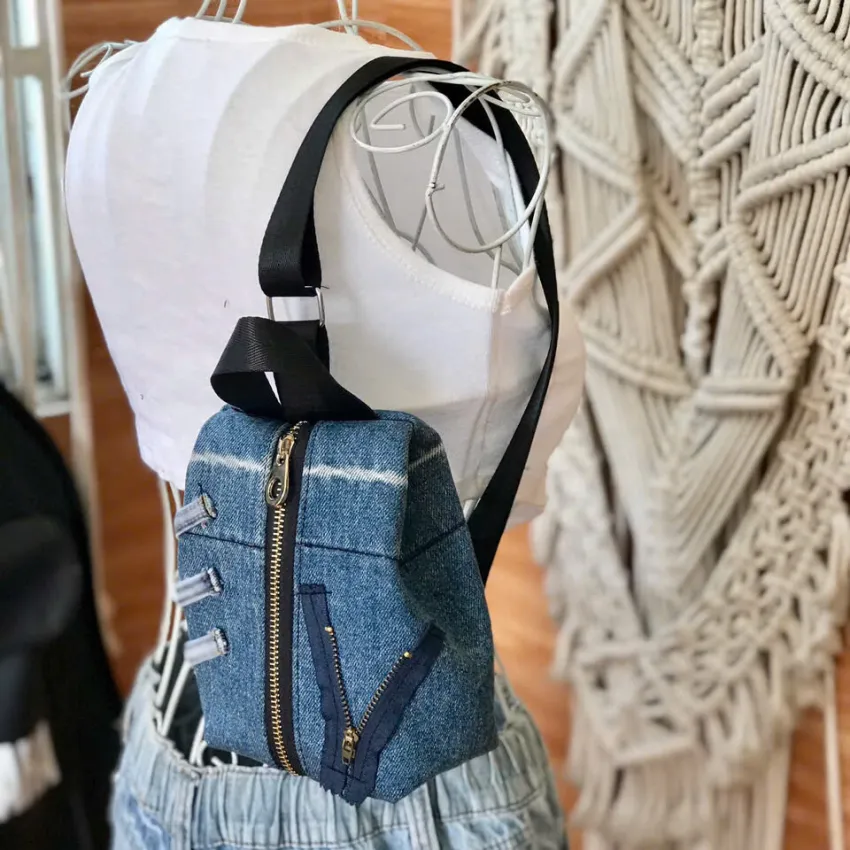 Túi đeo chéo balo mini K5 từ jeans tái chế nét riêng qua từng chi tiết, túi độc bản phụ kiện tái chế làm quà sinh nhật sáng tạo thủ công Túi đeo chéo balo mini K5 từ jeans tái chế nét riêng qua từng chi tiết, túi độc bản phụ kiện tái chế làm quà sinh nhật sáng tạo thủ công