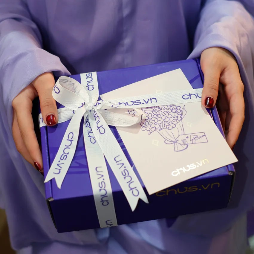 Feminine silk gift box featuring exclusive Vietnamese silk eye mask, hair tie and scarf set, creating gentle moments as perfect birthday gift for her Feminine silk gift box featuring exclusive Vietnamese silk eye mask, hair tie and scarf set, creating gentle moments as perfect birthday gift for her