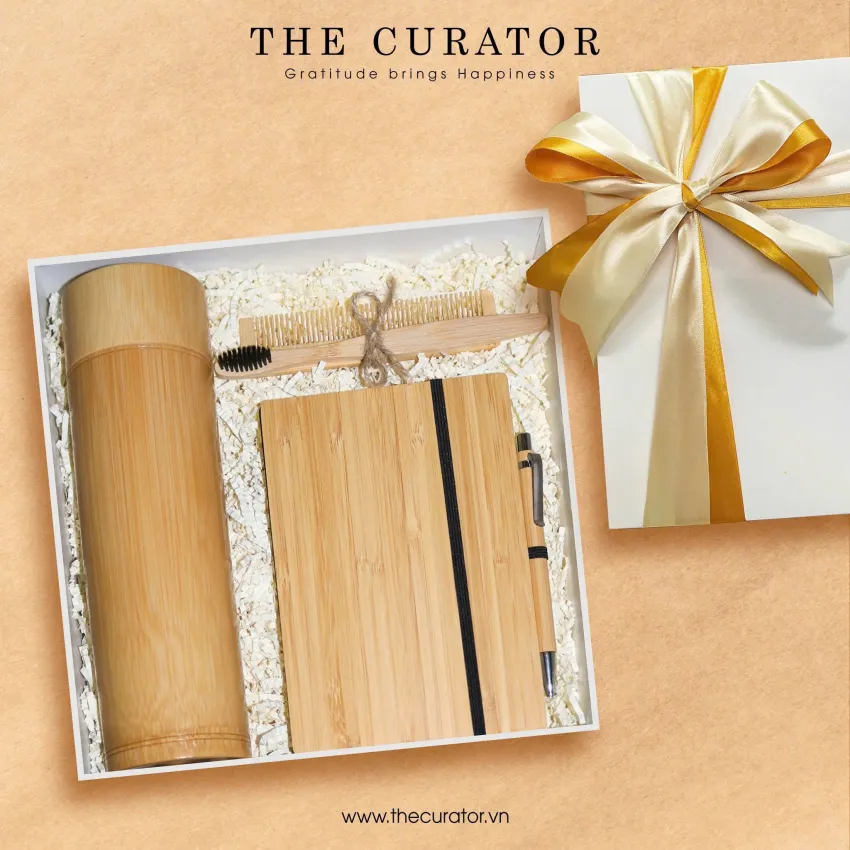 "Eco-Office" gift box delivering green message features premium gift set with unique bamboo office supplies, creating a high-end corporate gift and meaningful Vietnamese souvenir "Eco-Office" gift box delivering green message features premium gift set with unique bamboo office supplies, creating a high-end corporate gift and meaningful Vietnamese souvenir