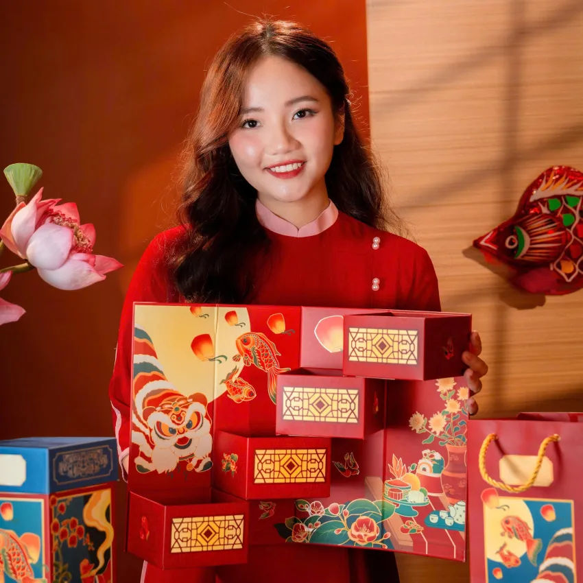 Hộp quà Trung Thu Tứ Hương Bên Trăng rực màu hội trăng rằm, set quà bánh Trung Thu cao cấp thiết kế độc quyền quà biếu cho đối tác
