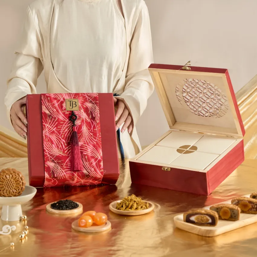 Hộp quà Trung Thu Hồng Nguyệt Minh Hoa phút hân hoan giữa đêm rằm, hộp quà 4 bánh Trung Thu theo yêu cầu quà tặng doanh nghiệp Hộp quà Trung Thu Hồng Nguyệt Minh Hoa phút hân hoan giữa đêm rằm, hộp quà 4 bánh Trung Thu theo yêu cầu quà tặng doanh nghiệp