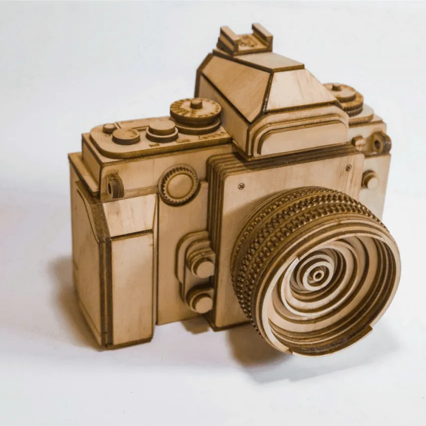 Real-scale Nikon AF-S wooden camera assembly model, faithfully recreated in every detail with a 194-step DIY kit—Vietnamese souvenir and exquisite handmade gift.