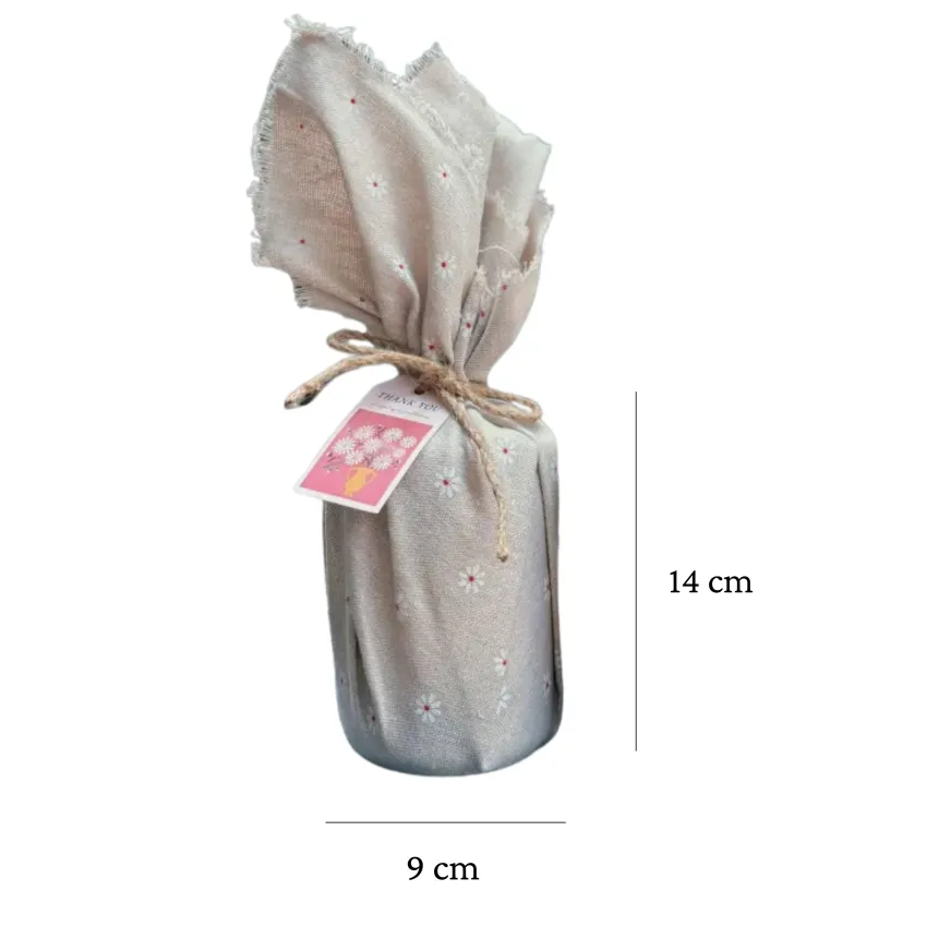 Quà tặng chanh sành gói khăn vải xinh xắn 500ml với vị ngon nói thay lời quan tâm, chanh ủ muối và mật ong tăng đề kháng làm quà vintage sức khỏe ý nghĩa. Quà tặng chanh sành gói khăn vải xinh xắn 500ml với vị ngon nói thay lời quan tâm, chanh ủ muối và mật ong tăng đề kháng làm quà vintage sức khỏe ý nghĩa.