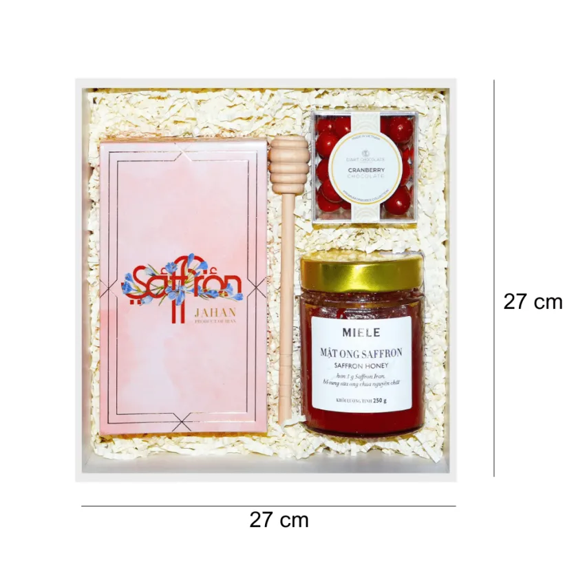 "Everyday Beauty" Gift Box with saffron, honey, and chocolate blueberries — a thoughtful gift celebrating femininity, perfect for her or a female boss. "Everyday Beauty" Gift Box with saffron, honey, and chocolate blueberries — a thoughtful gift celebrating femininity, perfect for her or a female boss.