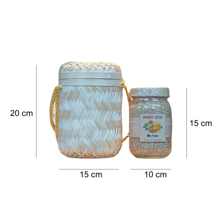 Set quà phấn ong đa hoa trong hộp tre 320g mang đến món quà sức khỏe từ thiên nhiên, với hũ thủy tinh phấn ong cao cấp, một đặc sản Việt Nam ý nghĩa.