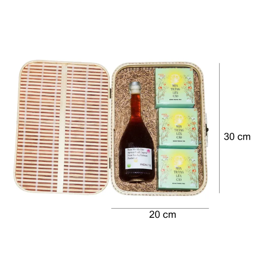 “Poetic Moon Season” Mid-Autumn gift box with 3 mooncakes and Phung Thi plum wine, perfect for sharing autumn melodies, corporate gifting, and traditional presents. “Poetic Moon Season” Mid-Autumn gift box with 3 mooncakes and Phung Thi plum wine, perfect for sharing autumn melodies, corporate gifting, and traditional presents.