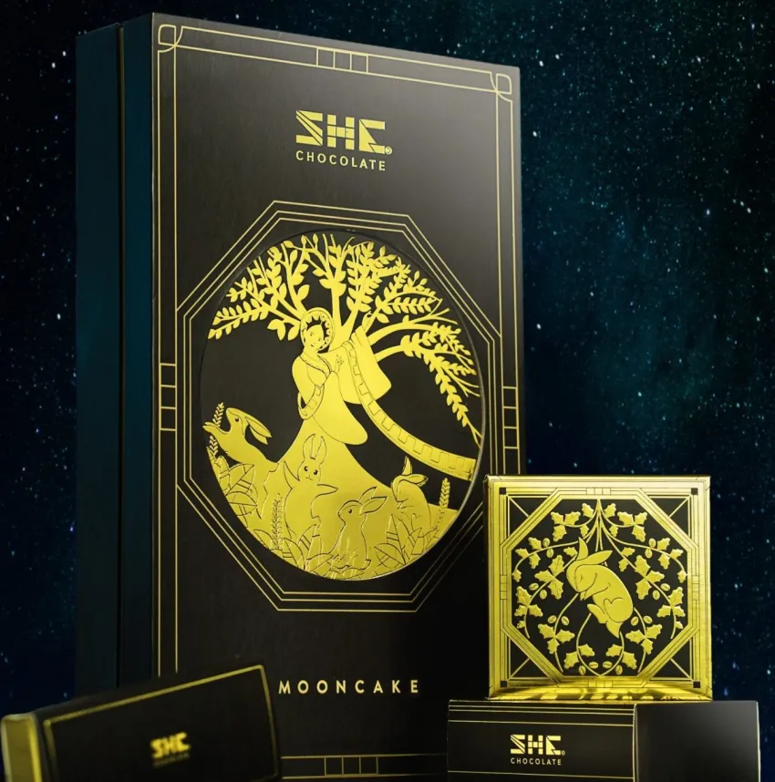 “Brown Moon Palace” Mid-Autumn Gift Box, 3 Chocolate Mooncakes, 12 Chocolate Bars & Folk Tale , A Rich & Wholesome Mid-Autumn Festival Corporate Gift “Brown Moon Palace” Mid-Autumn Gift Box, 3 Chocolate Mooncakes, 12 Chocolate Bars & Folk Tale , A Rich & Wholesome Mid-Autumn Festival Corporate Gift