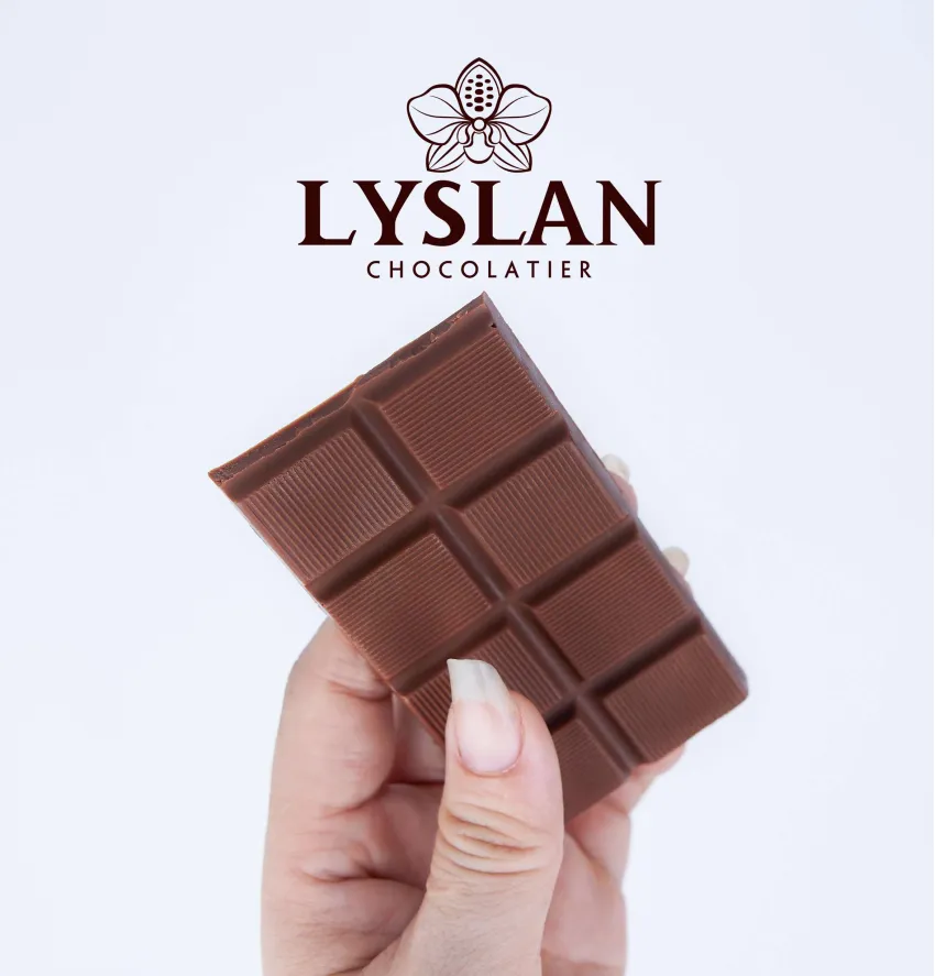 Socola Sữa Vị Kẹo Dalgona Mặn 57%, 40Gr, Màn Hòa Quyện Bừng Tỉnh Vị Giác, Socola Muối Biển, Socola Việt Nam Đậm Đà, Quà Tặng Đặc Sản Việt Nam Socola Sữa Vị Kẹo Dalgona Mặn 57%, 40Gr, Màn Hòa Quyện Bừng Tỉnh Vị Giác, Socola Muối Biển, Socola Việt Nam Đậm Đà, Quà Tặng Đặc Sản Việt Nam