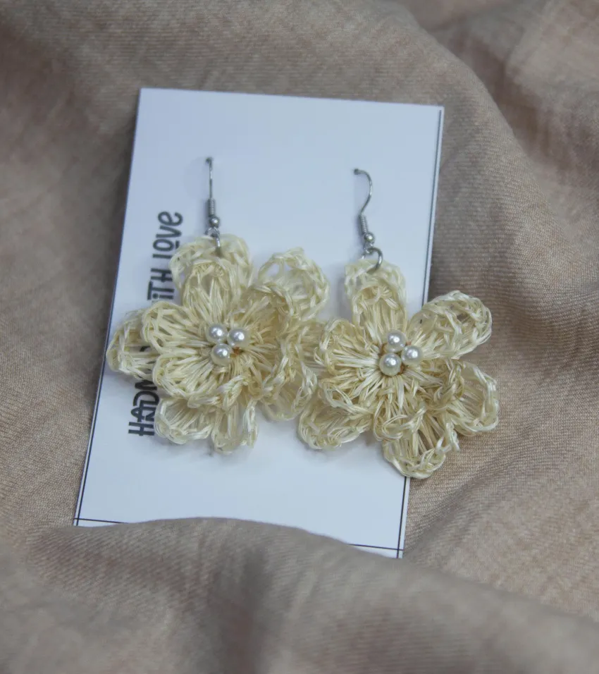 Bông Tai Flora Từ Sợi Dứa, Định Nghĩa Mới Về Trang Sức Thủ Công, Hoa Tai Thủ Công Từ Thiên Nhiên, Trang Sức Thủ Công, Quà Cho Nữ, Quà Lưu Niệm Việt Nam Bông Tai Flora Từ Sợi Dứa, Định Nghĩa Mới Về Trang Sức Thủ Công, Hoa Tai Thủ Công Từ Thiên Nhiên, Trang Sức Thủ Công, Quà Cho Nữ, Quà Lưu Niệm Việt Nam